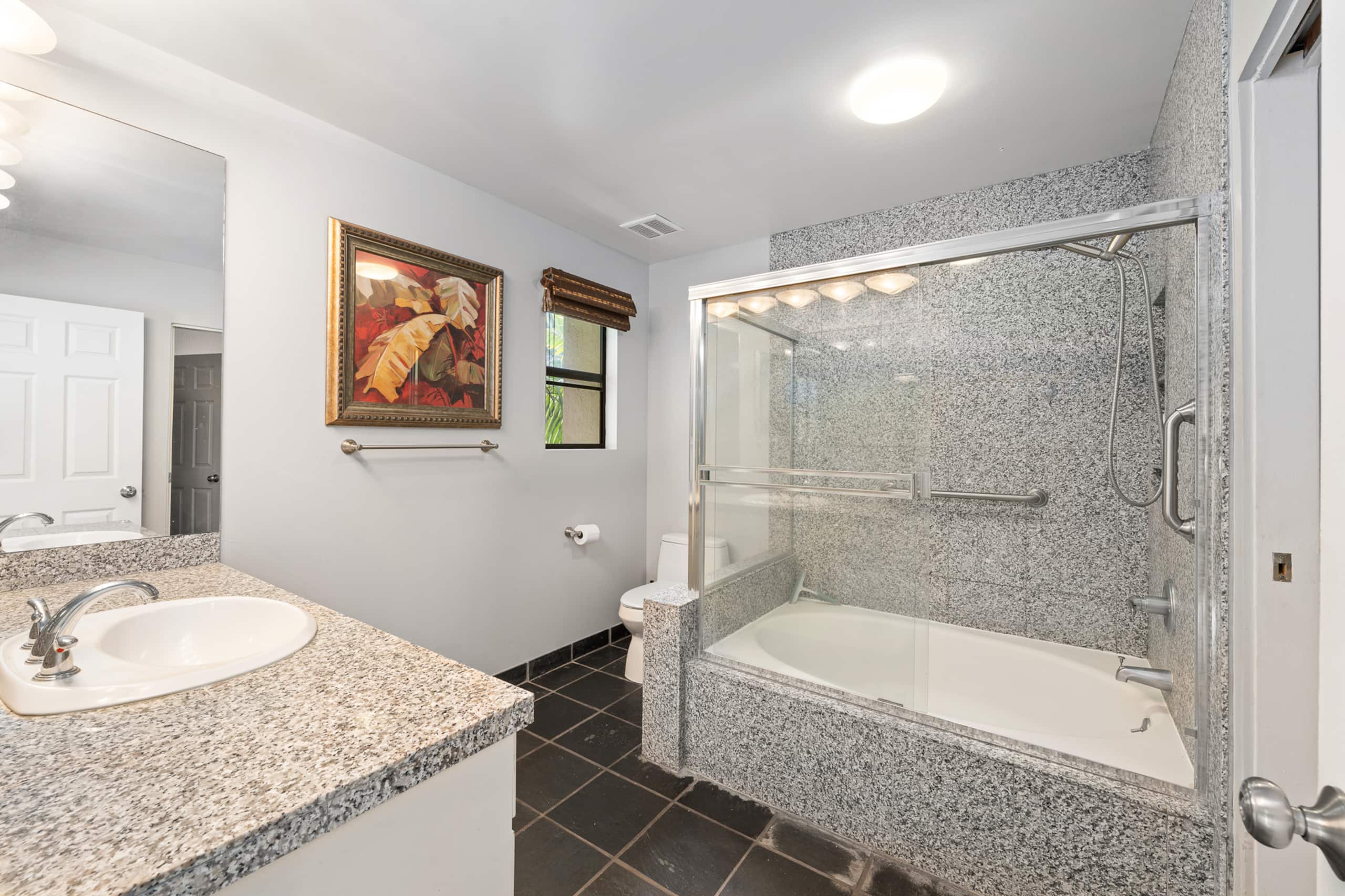 Home in Lahaina · ★5.0 · 1 bedroom · 2 beds · 1.5 private baths - Image 15