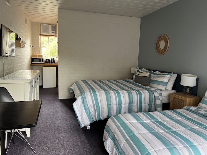 Pet Friendly Room - Bright