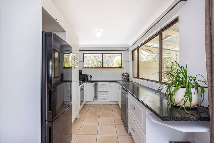 Farm lake sauna retreat Mandurah gallery image 3