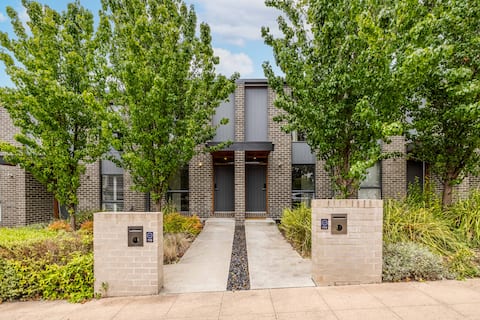 Twin Haven Townhouses Side by Side - Book together