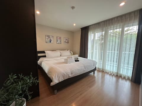 Spacious Room @ centre of Nimman, w/ water filter