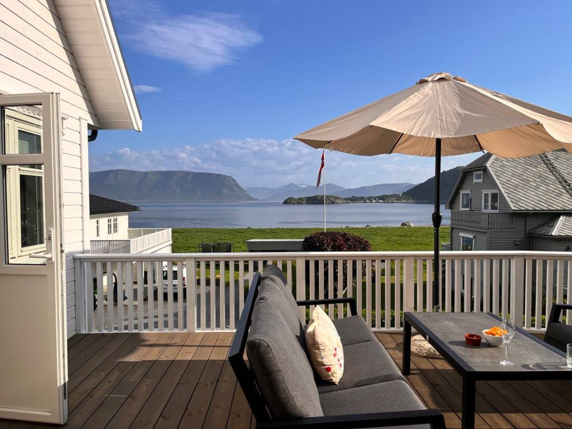 Cozy house with sea view close to Ålesund