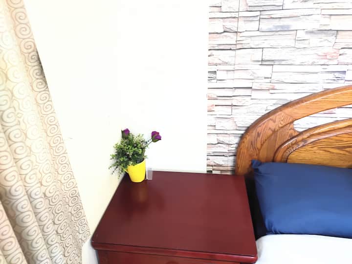 Удобни нощни шкафчета