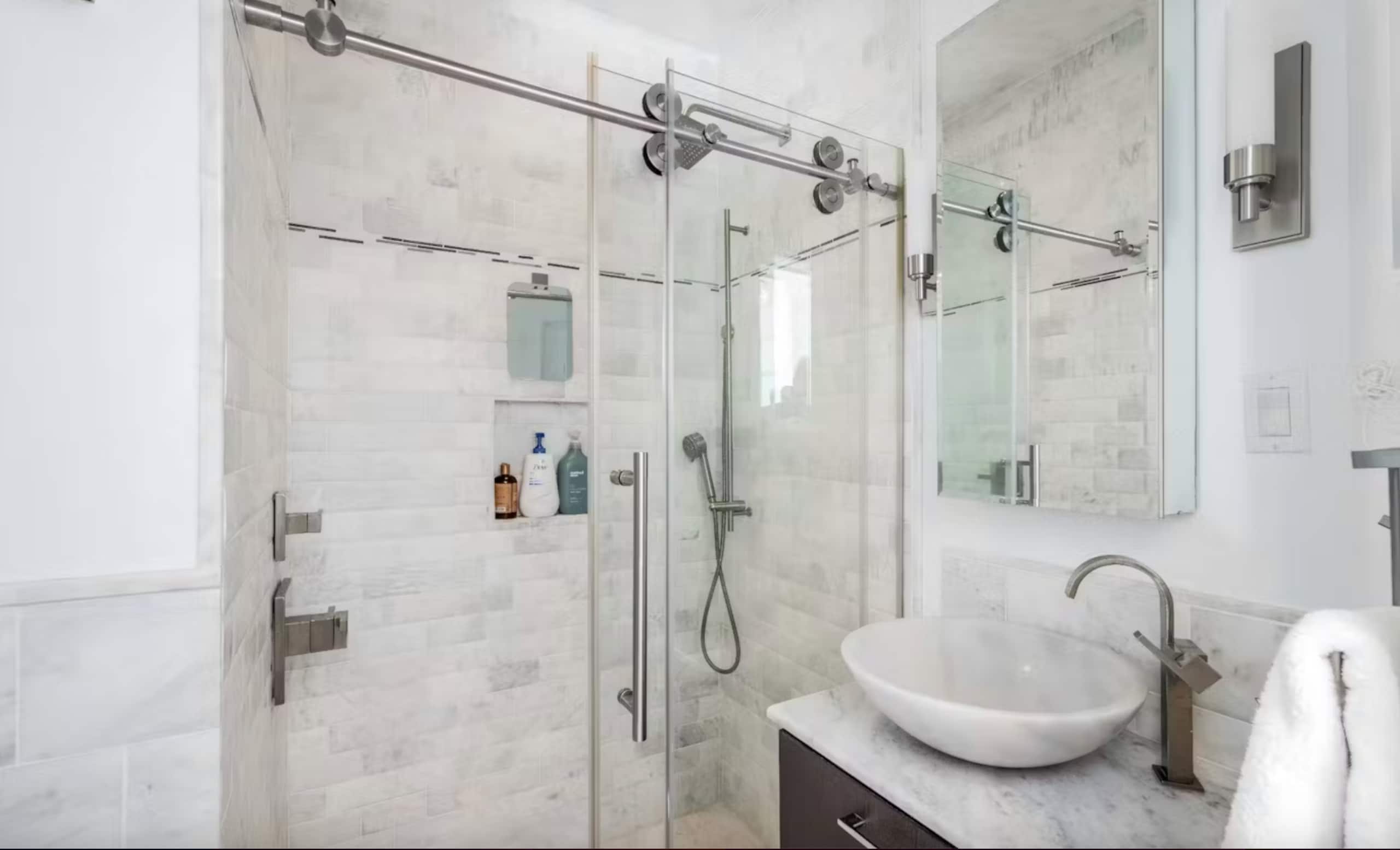 Top Floor Luxurious Condo in San Francisco - Image 11