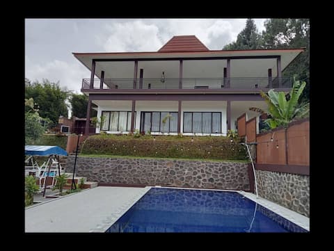 Villa Brown Cisarua