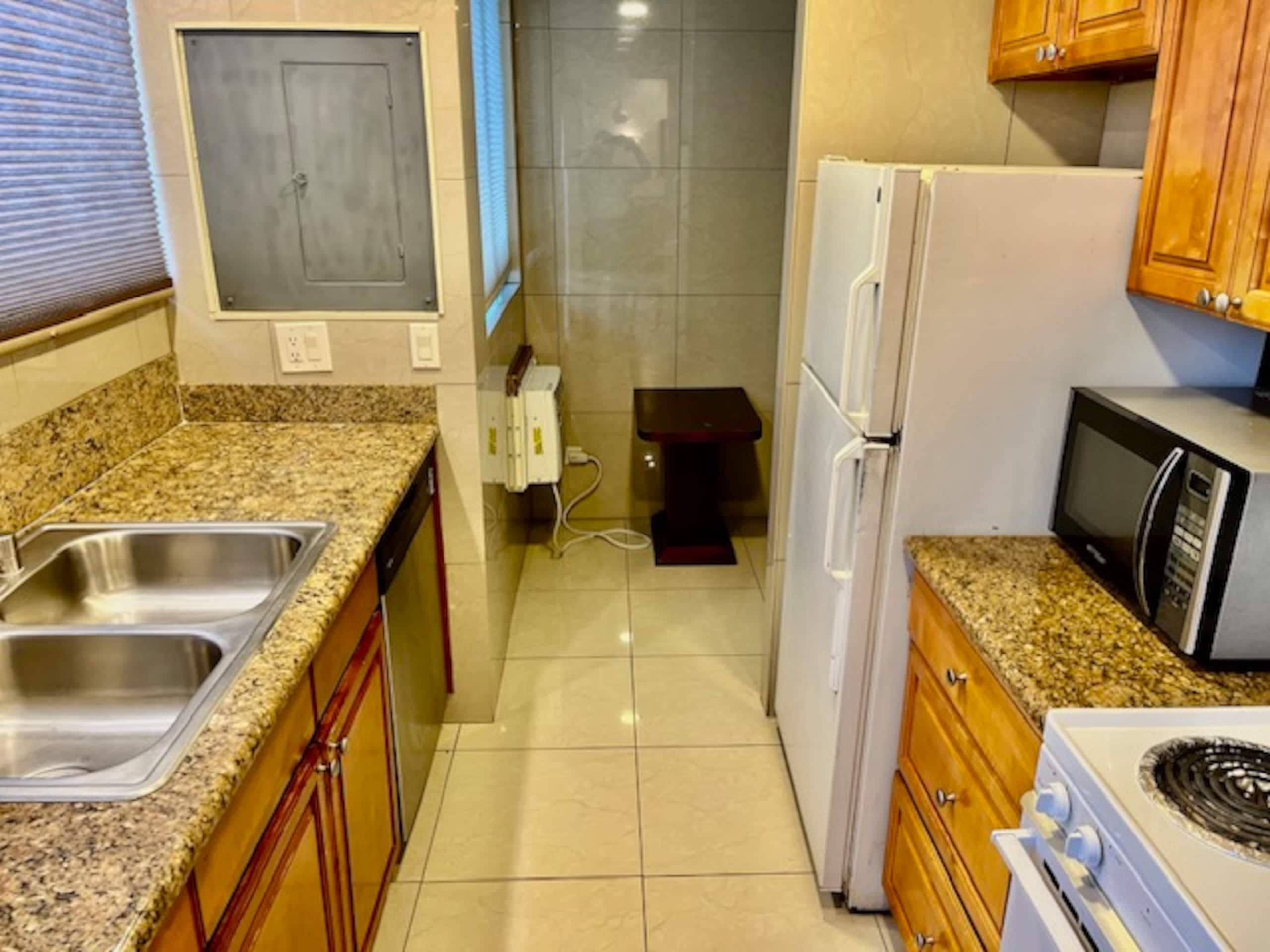 Condo in Honolulu · ★4.92 · 1 bedroom · 1 bed · 1 private bath - Image 3