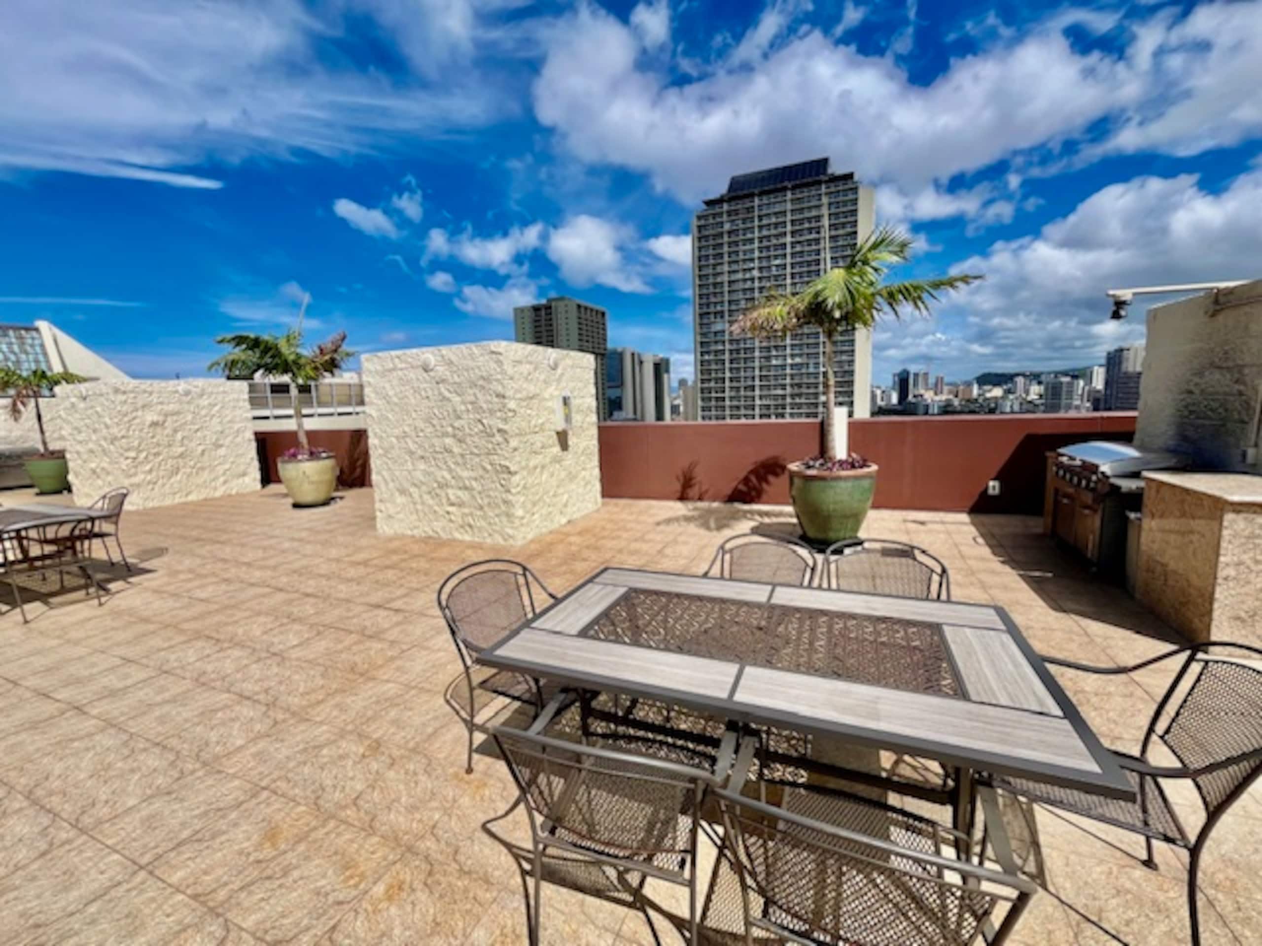 Condo in Honolulu · ★4.92 · 1 bedroom · 1 bed · 1 private bath - Image 11
