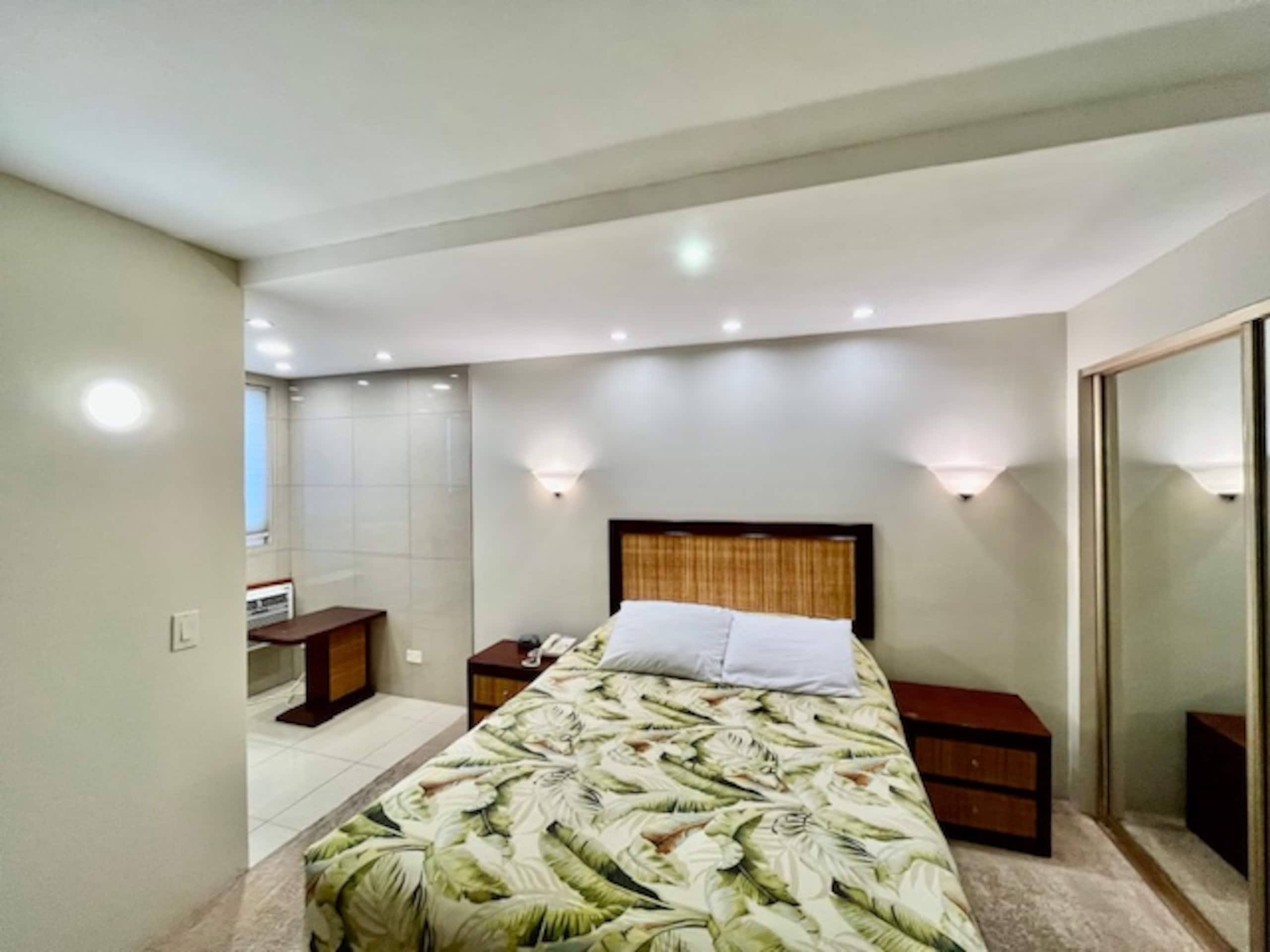 Condo in Honolulu · ★4.92 · 1 bedroom · 1 bed · 1 private bath - Image 4