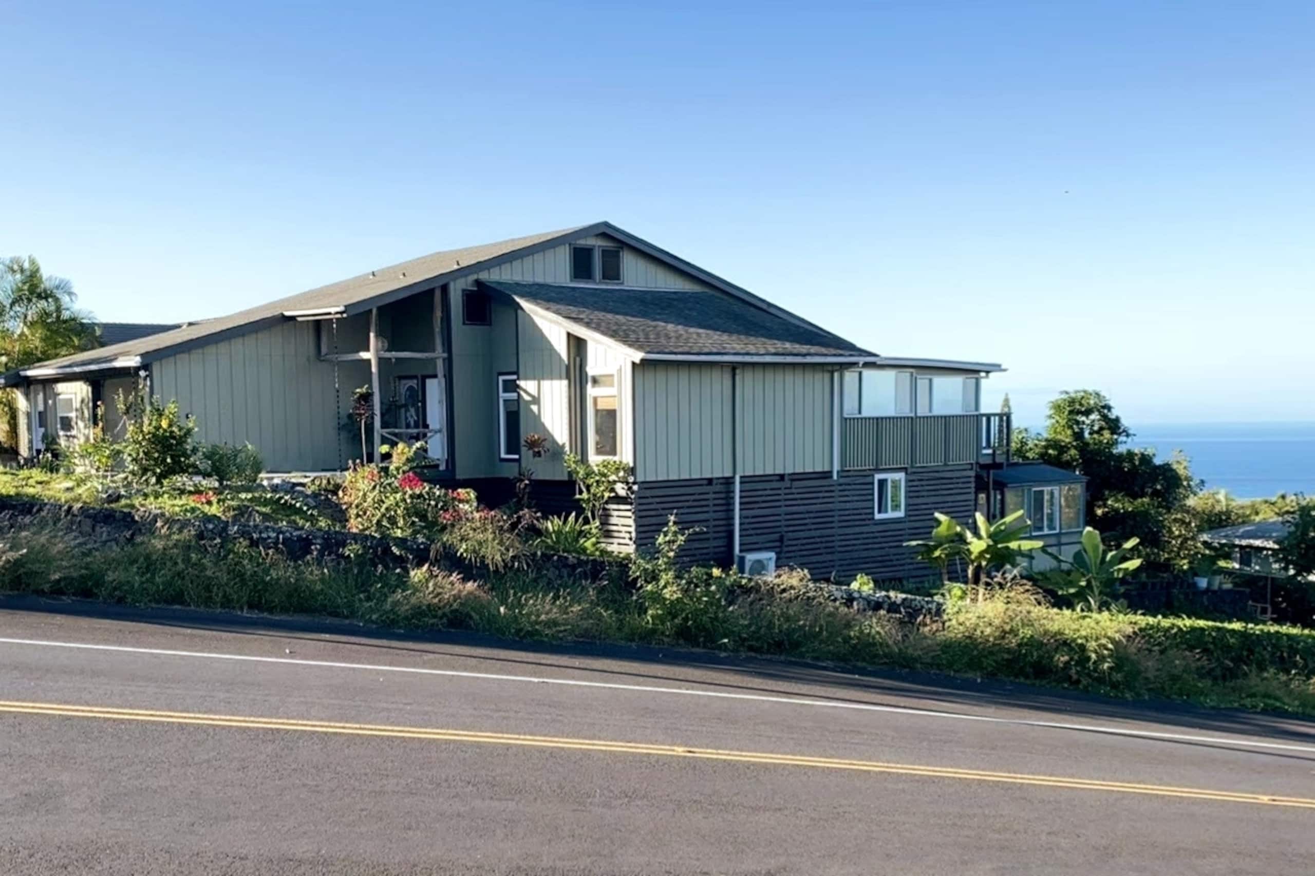 Home in Kailua-Kona · ★4.91 · 4 bedrooms · 6 beds · 3.5 baths - Image 37