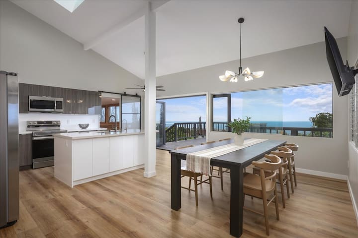 Modern & Relaxing Home w/ Stunning Ocean View