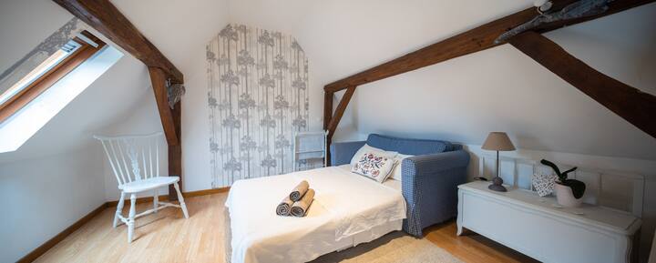 غرفة النومرقم4 | زاوية مرتفعة هادئة مع سرير أريكة فوتون [140 × 200]. الإشغال القياسي لضيفين 