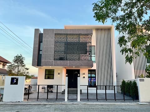 HS3-Hidden Space Private Pool Villa-บางแสน