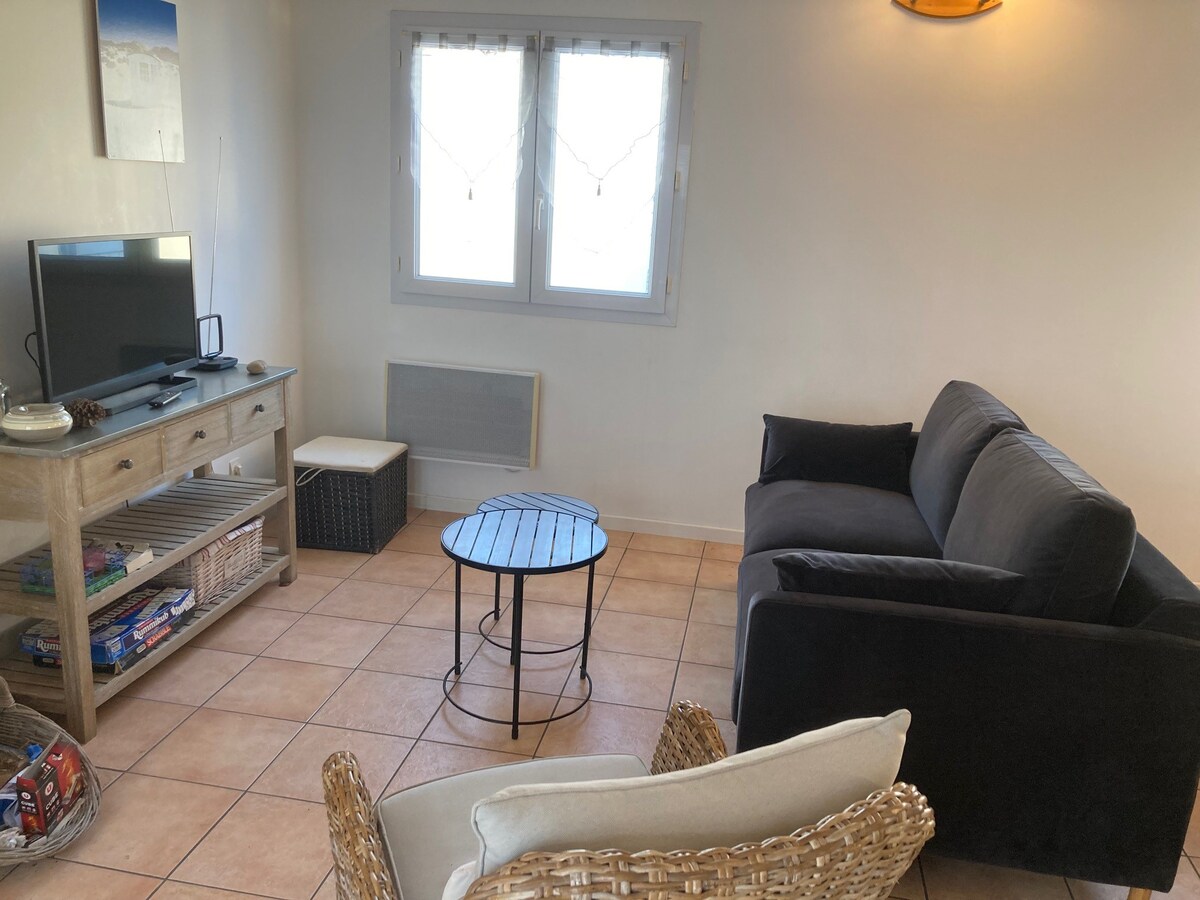 Annonce Airbnb populaire: Center of La Tranche-sur-Mer, quiet, terrace, bicycles. à La Tranche Sur Mer