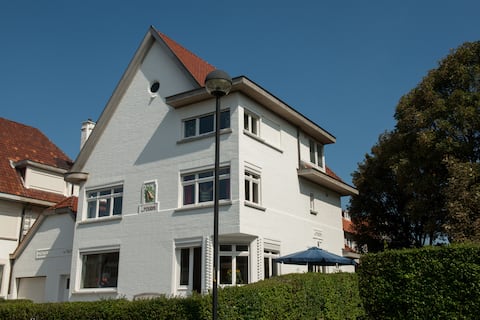 Villa De Mier 300 m from the sea