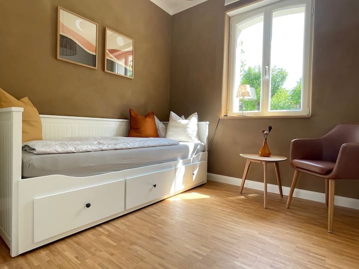 Schlafzimmer 2