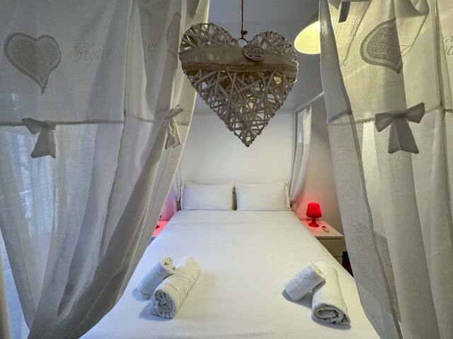 2 Apartments near St. Peter’s, Vatican & Center gallery image 4