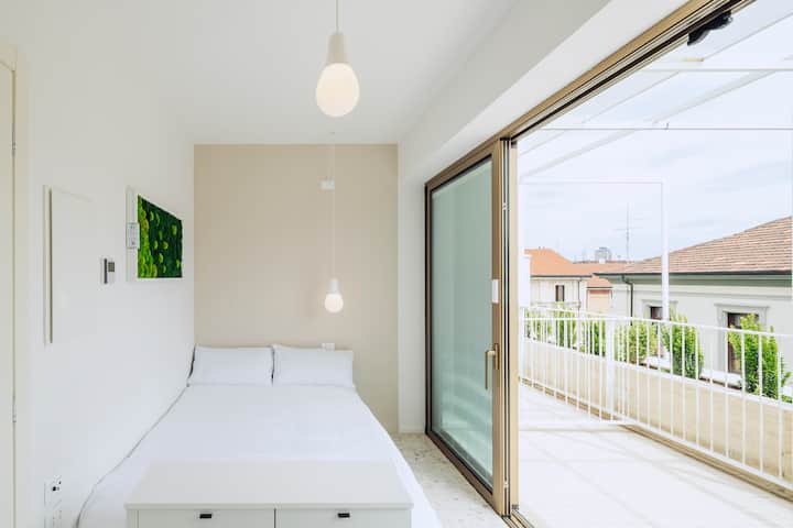 Monolocale Con Terrazzo Navigli Milano 4c - Milán