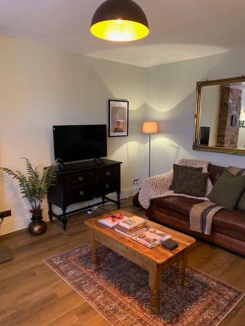 Popular Airbnb listing: Tulip Cottage - Haworth in Haworth And Stanbury