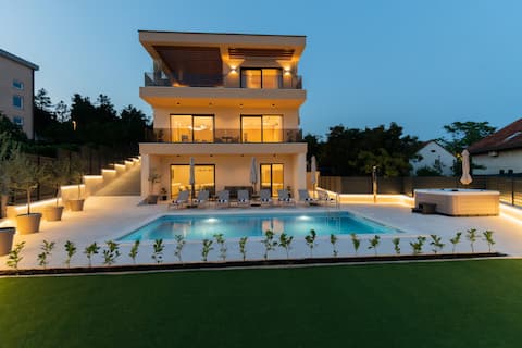 Villa Hills by Iva