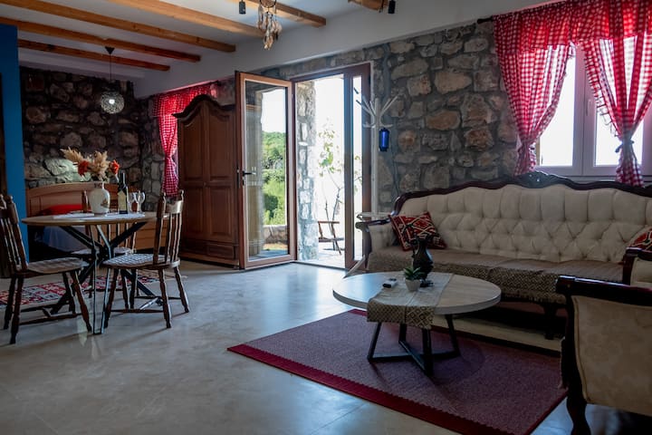 Stara Kruska - Montenegro