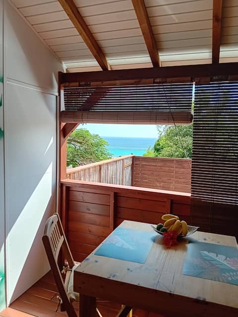 Sea view studio with kitchen/bathroom 5 minutes from the beach