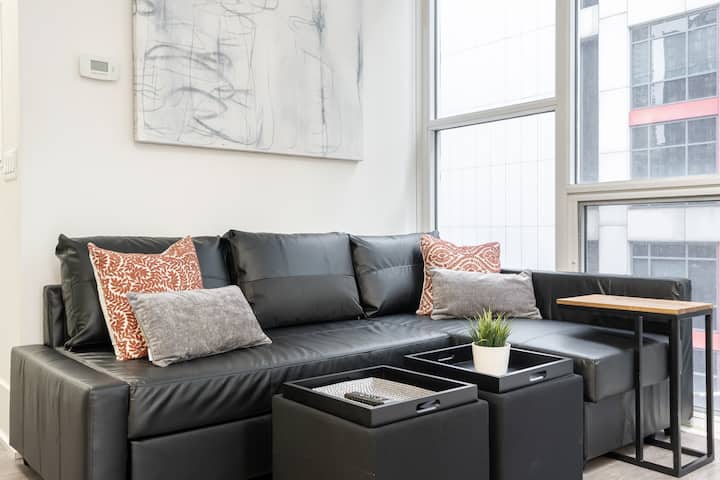 Downtown Toronto Luxe Condo For 6 (Cn Tower Views) - 多倫多