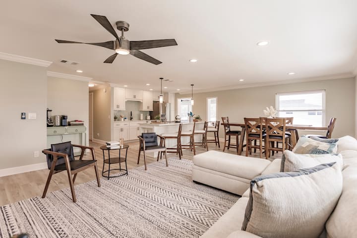 Beautiful Pool Home Fort Myers Beach Pet Friendly - Fort Myers Beach, FL