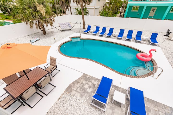 Beautiful Pool Home Fort Myers Beach Pet Friendly - Fort Myers Beach, FL