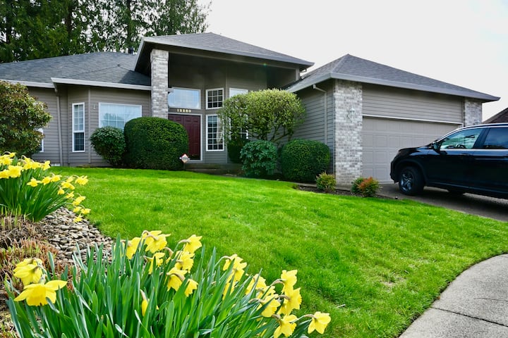 Stunning Ranch Home/Walkable Gorgeous Neighborhood