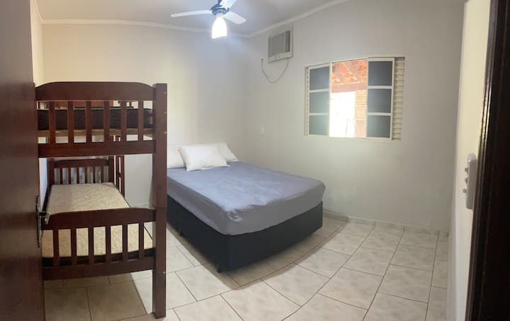 Საძინებელი 02