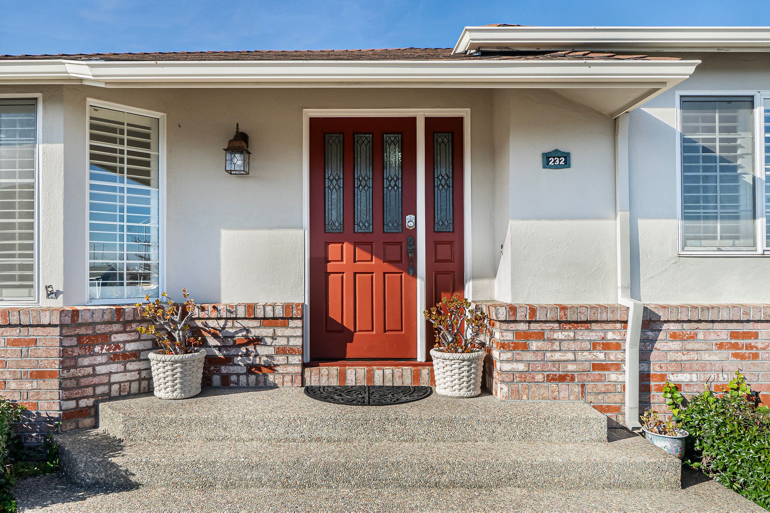 Home in South San Francisco · ★4.49 · 3 bedrooms · 4 beds · 2 private baths - Image 30