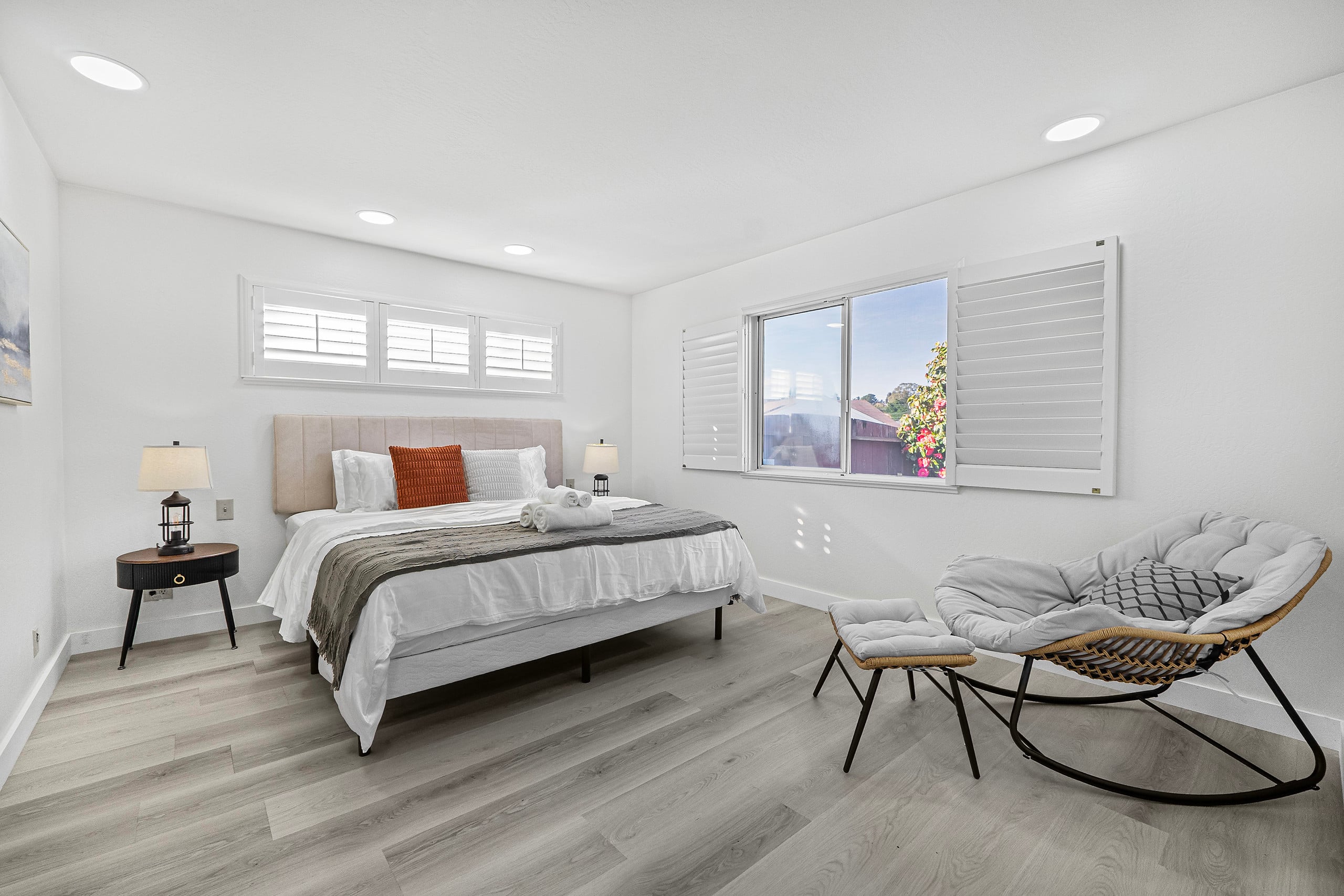 Home in South San Francisco · ★4.49 · 3 bedrooms · 4 beds · 2 private baths - Image 16
