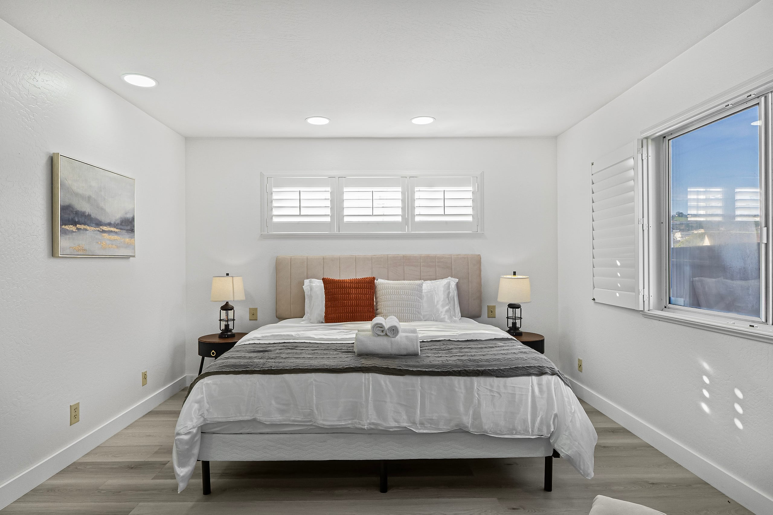 Home in South San Francisco · ★4.49 · 3 bedrooms · 4 beds · 2 private baths - Image 14