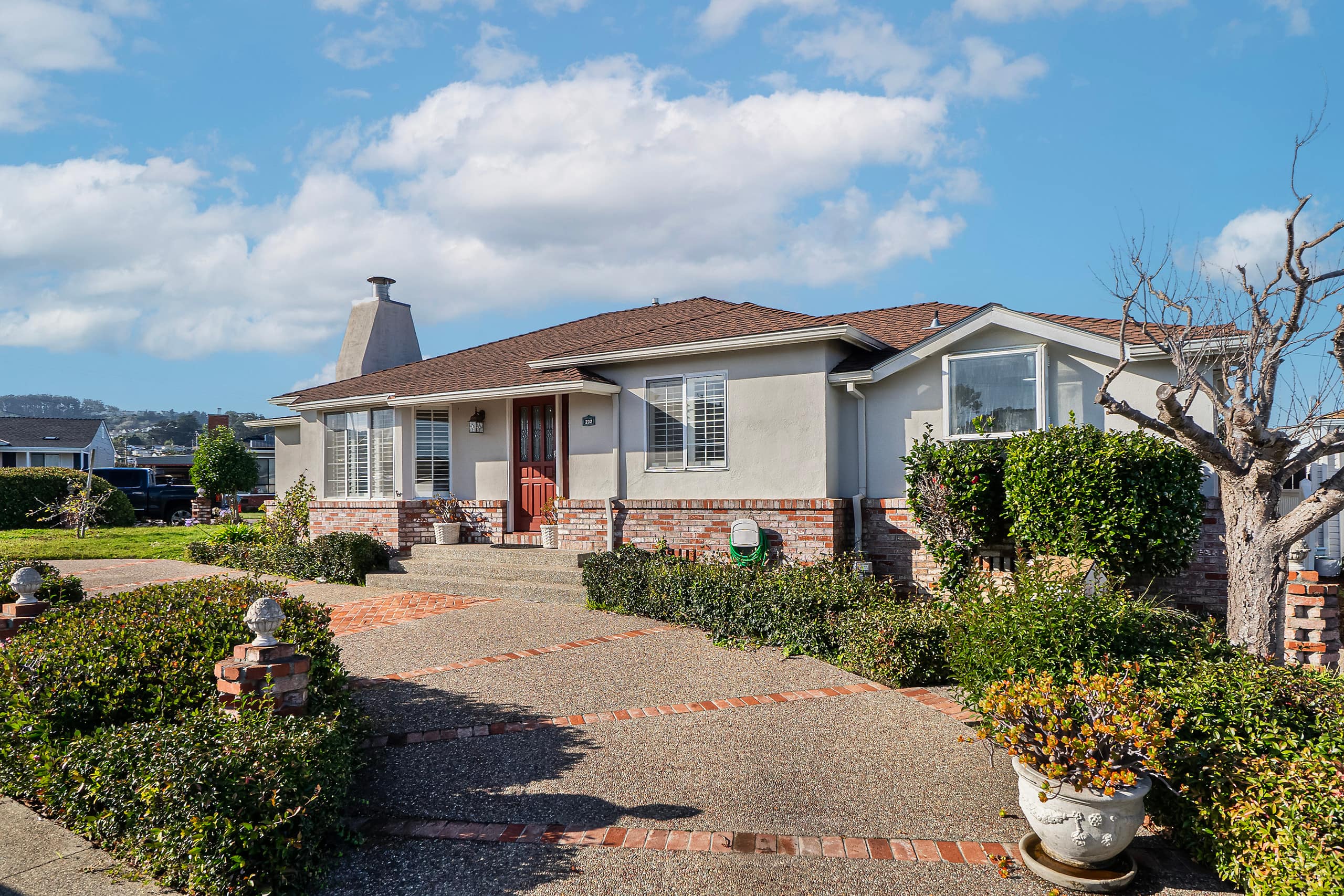 Home in South San Francisco · ★4.49 · 3 bedrooms · 4 beds · 2 private baths - Image 31