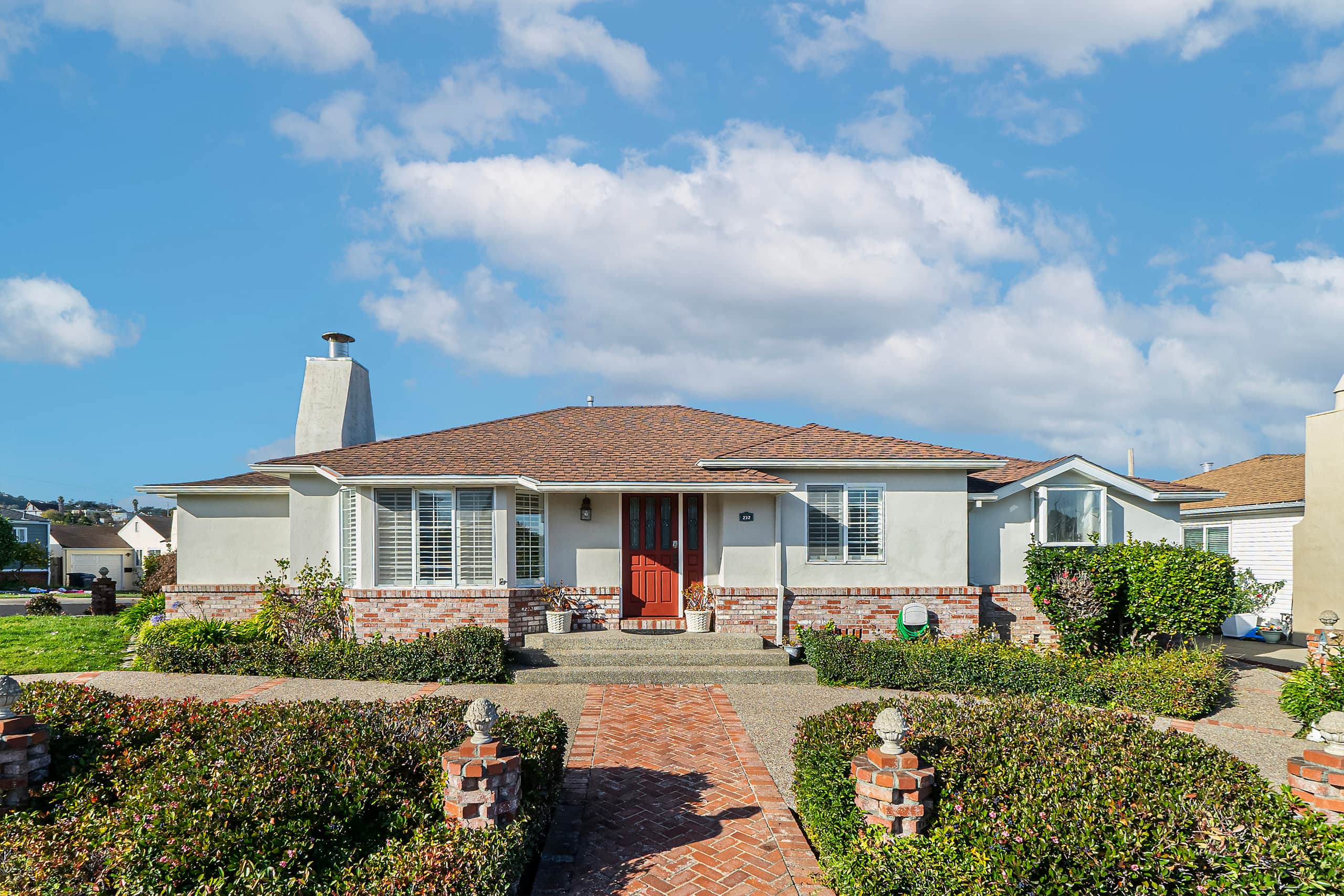 Home in South San Francisco · ★4.49 · 3 bedrooms · 4 beds · 2 private baths - Image 27