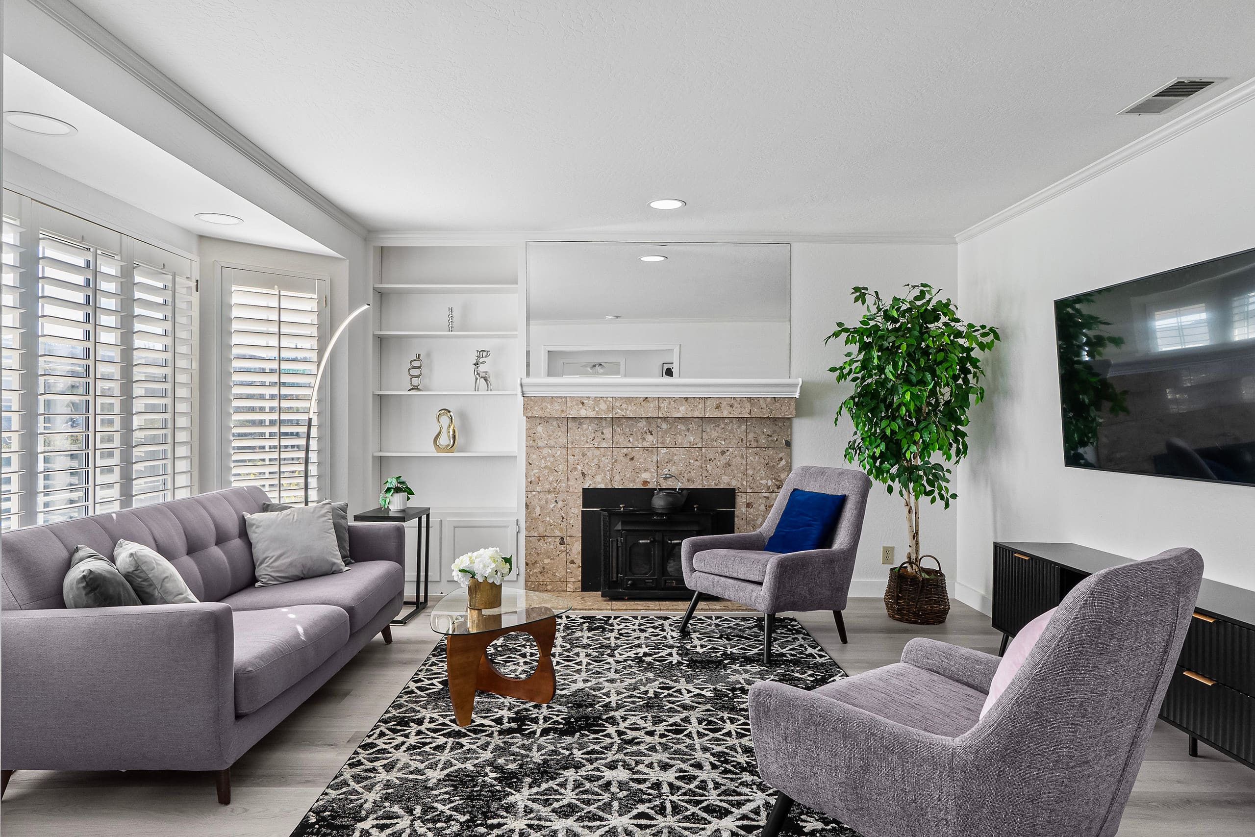 Home in South San Francisco · ★4.49 · 3 bedrooms · 4 beds · 2 private baths - Image 1