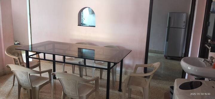 Dining area image 1