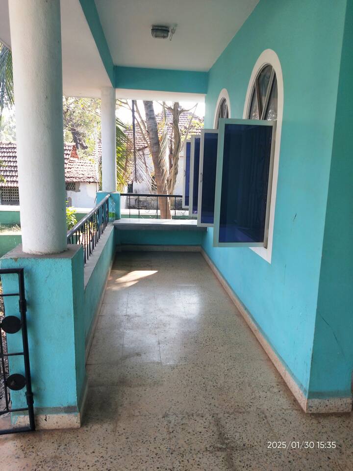 Exterior image 3