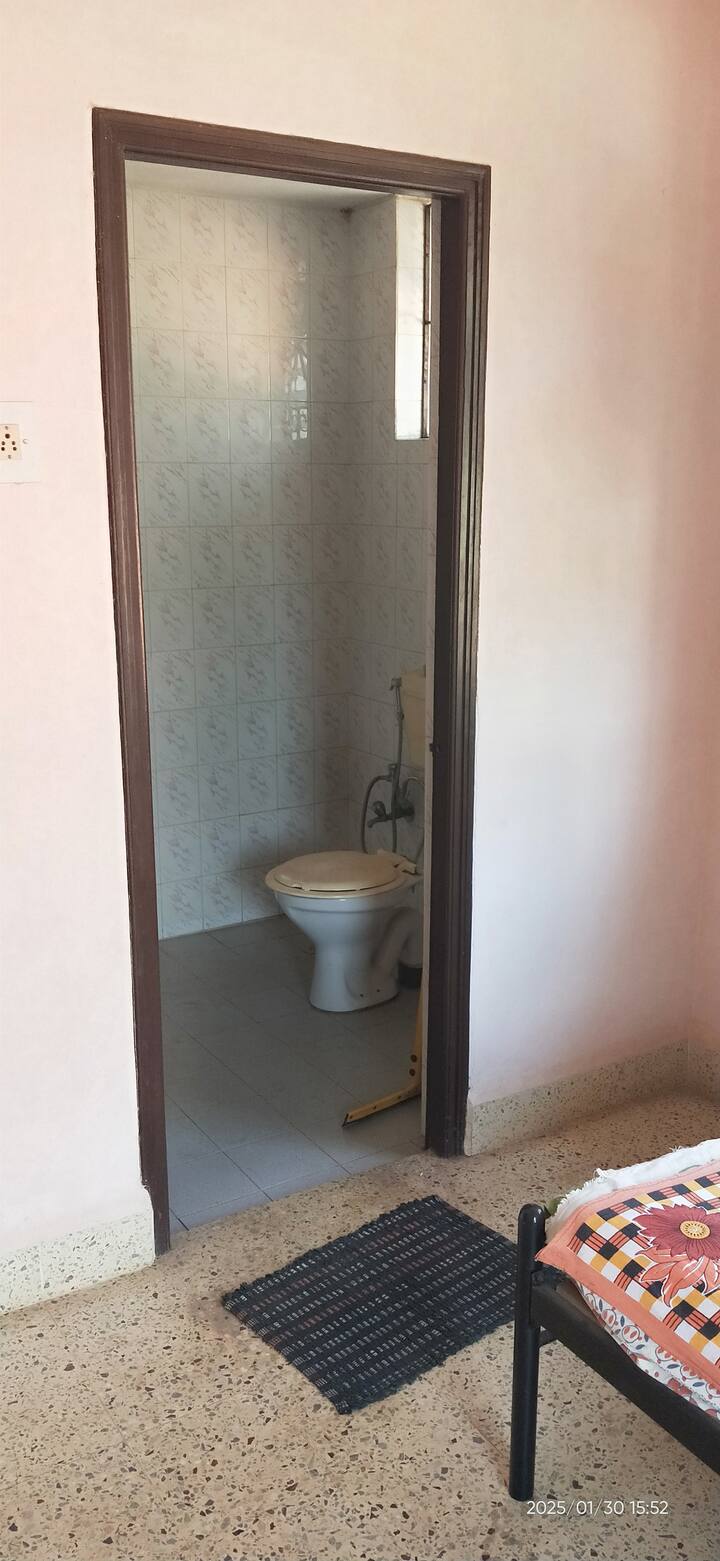 Full bathroom 3 image 1