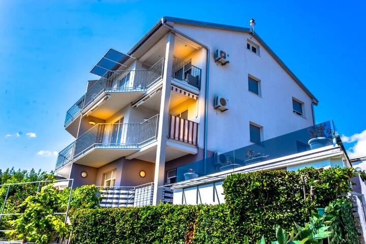 Via Solis managed Airbnb listing 3