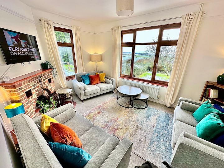 Scenic Farmhouse In Brighton Countryside - 스테이닝