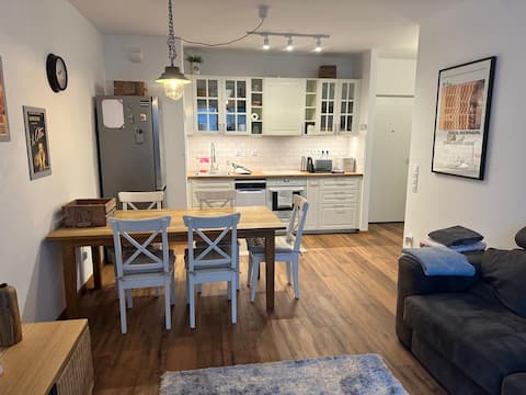 Popular Airbnb listing: Chic shipyard 2 bed apartment in Młyniska