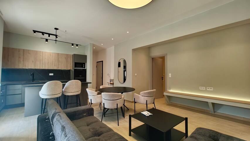 Luxury Penthouse – Spacious balcony and 2 bedrooms gallery image 5