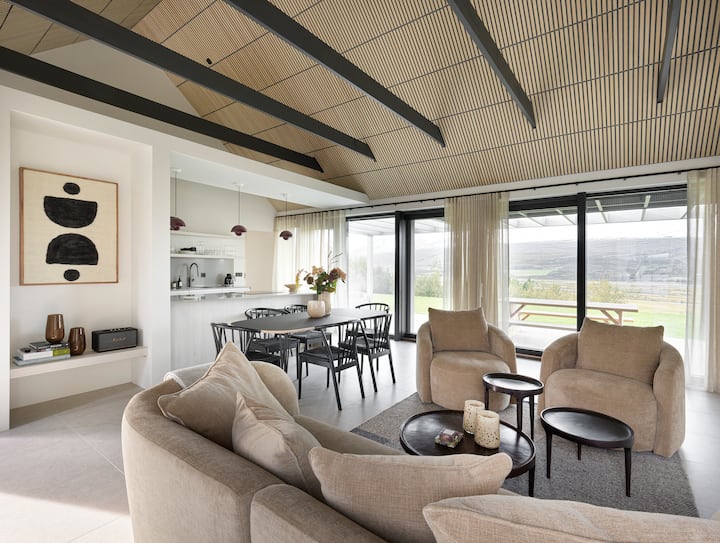 Fully Equipped Villa Near Akureyri With Hot Tub - Island