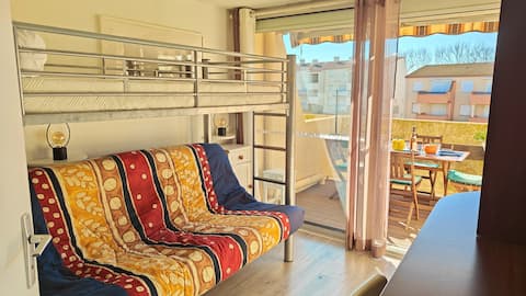 Airbnb performant: Studio cabin, swimming pool, direct beach access 150 m away à Marseillan