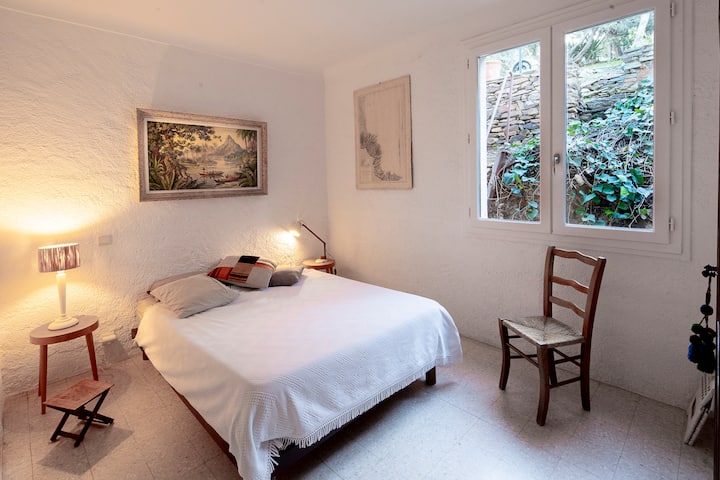 Dvokrevetna soba, mirna i hladna ljeti