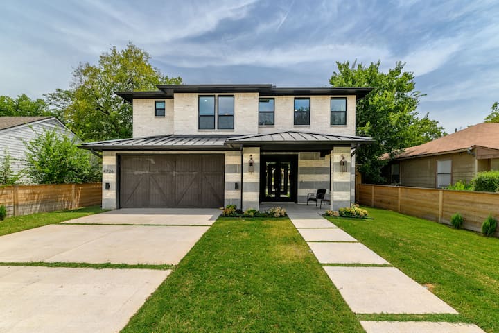 Dallas Dreamhouse Retreat!