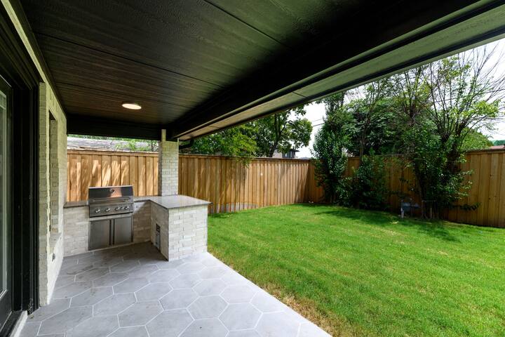 Dallas Dreamhouse Retreat! gallery image 4