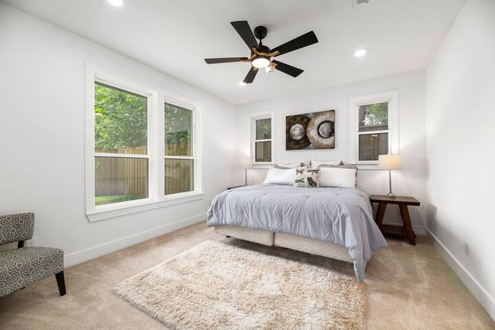 Dallas Dreamhouse Retreat! gallery image 5