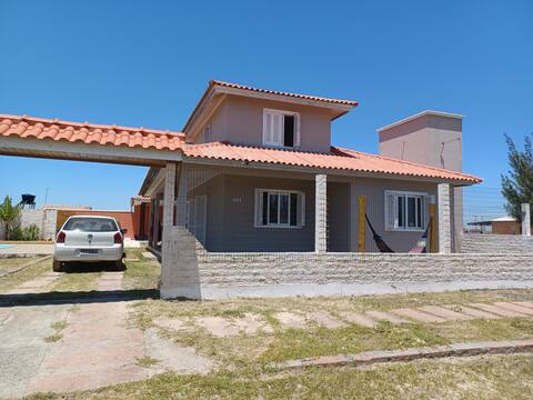 Beach house with pool, Balneário Quintão